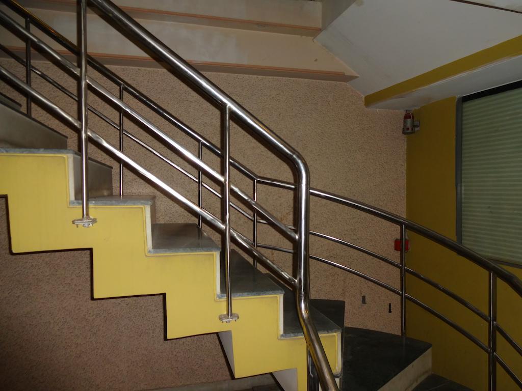 Alka Premiere Hotel New Delhi Exterior photo